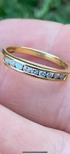 18ct gold Natural diamond ring - Picture 1 of 5