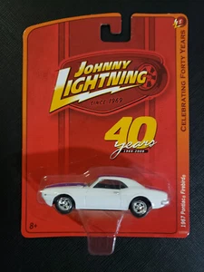 Johnny Lightning 40 Years 1967 Pontiac Firebird White Version B - Picture 1 of 1