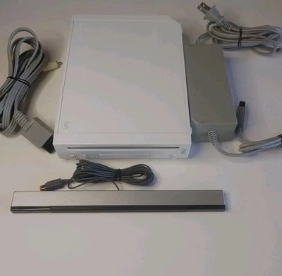 Nintendo Wii RVL-001 512 MB  - White Tested Cables & Controllers. GameCube Ready - Image 1 of 4