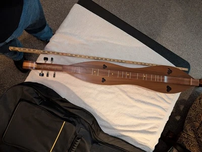 Mountain Dulcimer, Hermoso Acabado, Hecho Profesionalmente a Mano, 5 Cuerdas, con Estuche Foto 1 de 4