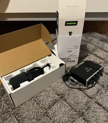 Shure MV7 Mikrofon + Behringer U-Phoria UMC22 Bundle - Bild 1 von 4