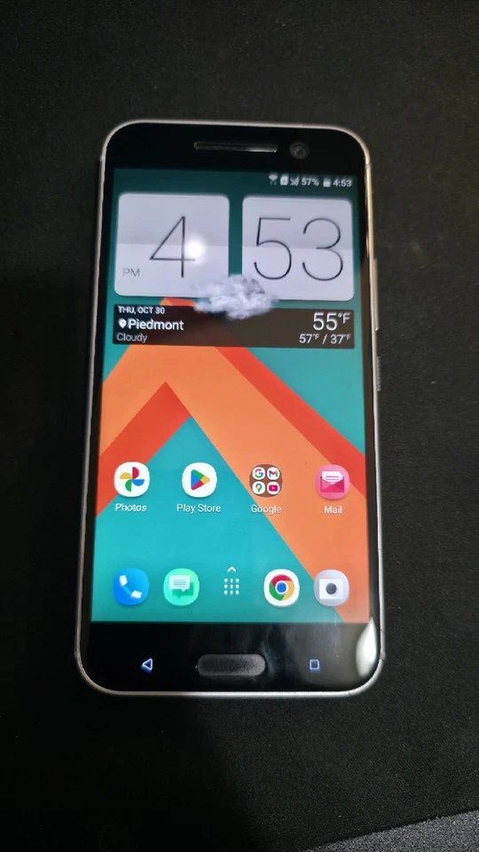 HTC 10 32Gb Silver Verizon Smart Phone | Used, in Great Condition - Image 1 of 4