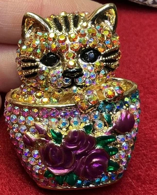 Butler and Wilson Stunning Signed Cat In A Flower Pot Brooch New Large Size - Image 1 of 4