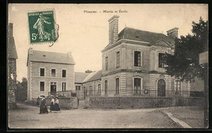 CPA Plouasne, Mairie et Ecole - Picture 1 of 2