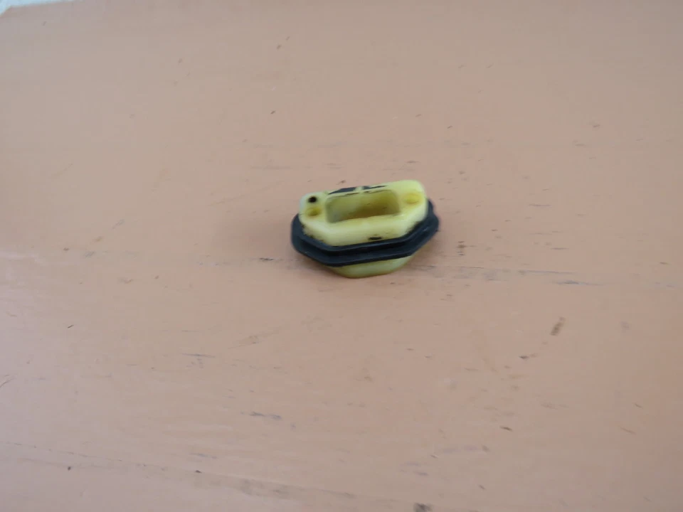 Адаптер карбюратора для цепной пилы John Deere 30 Kioritz Q300F от оригинального производителя - Изображение 1 из 4