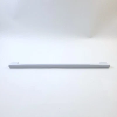 18 3/4 PULGADAS BLANCO BAJO ENCIMERA REFRIGERADOR MANGO REFRIGERADOR REFRIGERADOR DE BEBIDAS FM24S Foto 1 de 4