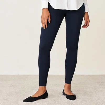 Leggings Matty M Azul Marino XS Usados en Excelente Condición Cómodos, Chic y Listos para Hacer Recados o Descansar Foto 1 de 4