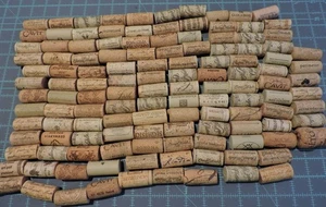 130 natürliche gebrauchte verschiedene Weinkorken - Bild 1 von 3