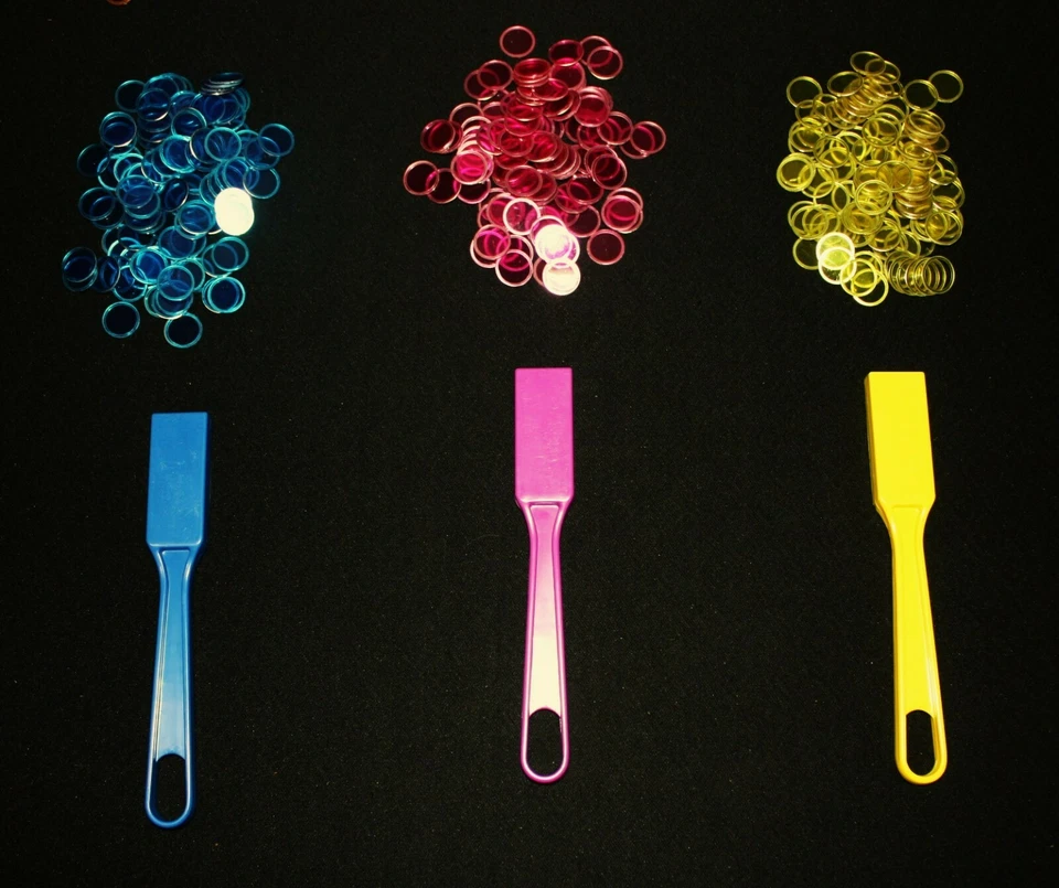3 Pack Magnetic Bingo Wands with 300 Chips Markers - Blue Pink Yellow - Image 1 of 1
