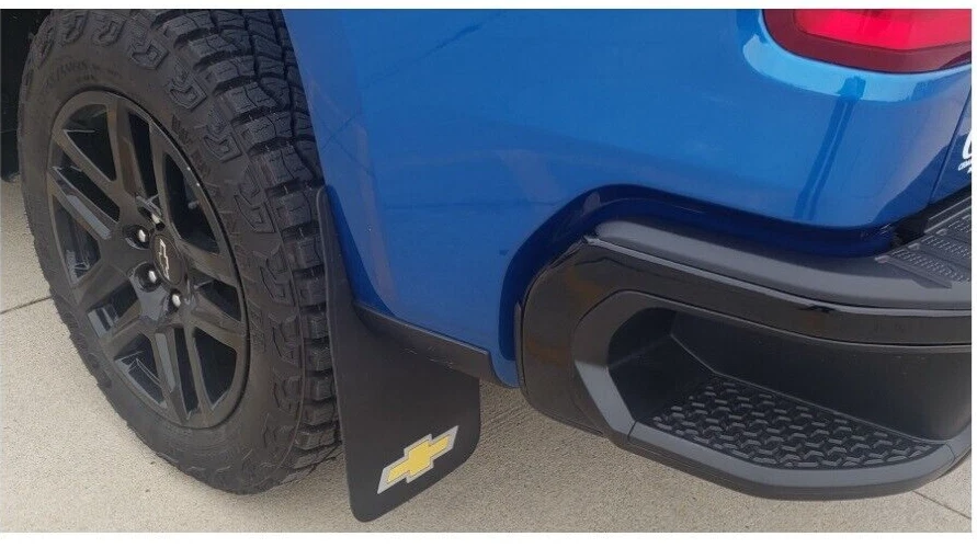 Juego de 2 universales protectores contra salpicaduras de barro con logotipo de pajarita Chevy dorado de fácil ajuste 11"x19" Foto 1 de 4