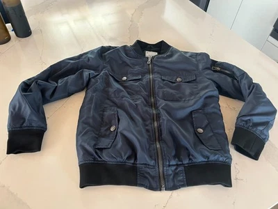 Chaqueta Bomber Distortion Niño Mediana 10-12 Azul Marino Con Cremallera Completa y Bolsillos Foto 1 de 4