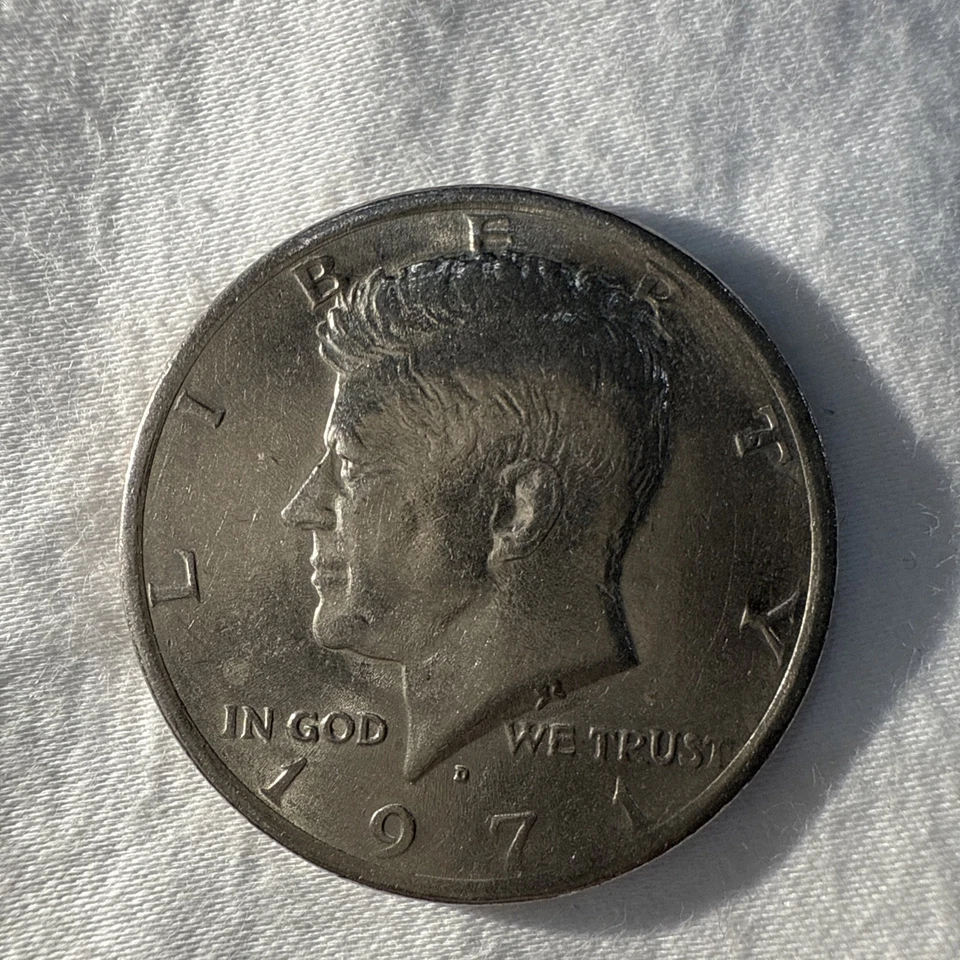 🔥ULTRA RARE COLLECTOR  COIN 1971 Kennedy Half Dollar 'D'and FG On Tales SidE🔥  - Image 1 of 4
