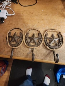 Horseshoe Star Cowboy Wall Mount Coat Hat Rack Cast Iron 3 Hooks Western Rustic - Picture 1 of 1