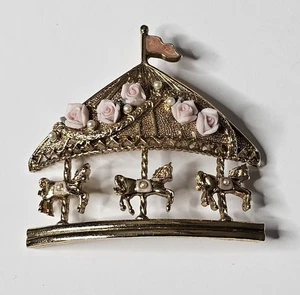 Vintage Brosche Pferd Karussell Schmuck 20er Jahre antik rosa goldfarben  - Bild 1 von 19