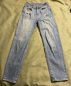 “AMERICAN EAGLE OUTFITTERS” DISTRESSED MOM STRAIGHT JEAN WOMEN’S 00 REG stretch - Picture 1 of 9
