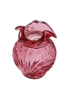 Small Pink Cranberry Fenton Vase - Very Good Condition - 4.5" Tall x 3.5" Wide - Picture 1 of 8