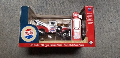 ¡¡¡PICKUP FORD 1942 CAJA DE CAMBIOS JUGUETES ESCALA 1/43 CON BOMBA DE GASOLINA ESTILO AÑOS 50!!! ¡¡NUEVO EN CAJA!!! Foto 1 de 4