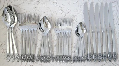 ONEIDA Stainless Flatware VINLAND 6 Place Settings - Image 1 of 4