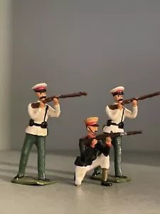 Lead Toy Soldiers. 2 Russian standing,1 Japanese Kneeling Firing. Nicely painted - Picture 1 of 7