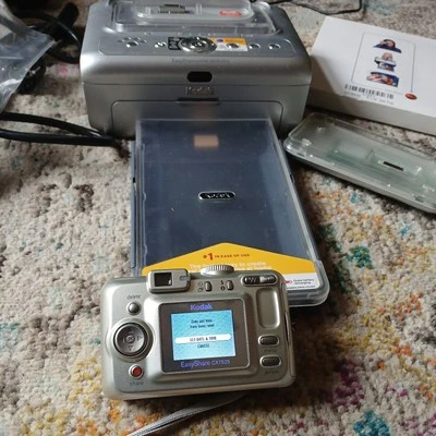 Kodak Digital Camera EasyShare CX7525 5.0MP Silver Tested & Easy Share printer - Image 1 of 3
