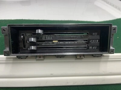 Chevrolet #7300764 Impala SS 1966-67 unidad de calefacción de aire acondicionado placa de control palancas Foto 1 de 4