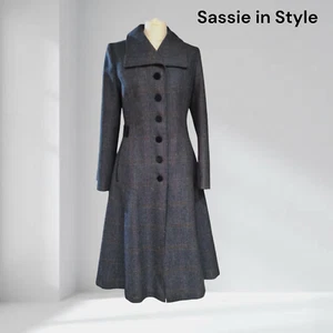 Abrigo de vestir 12 Cousins of Cheltenham TWEED AZUL a cuadros pura lana británica de lujo - Imagen 1 de 11