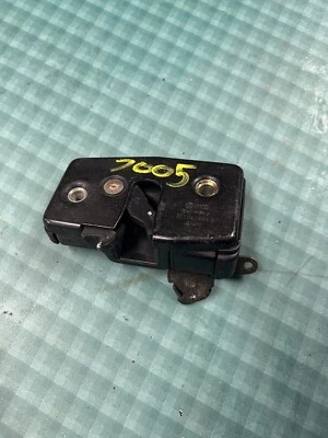 Volkswagen Transporter T4 Right Drivers Sliding Door Lock Mechanism 701843604D - Image 1 of 4