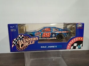 Rare 2000 Winners Circle Dale Jarrett #88 Air Force / Ford Credit Hasbro - Picture 1 of 8
