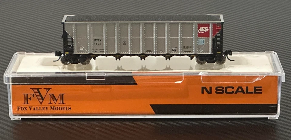 Fox Valley N Scale Trinity RD-4 Hopper Alliant Energy IESX Road No 1103 #8314-9 - Image 1 of 4