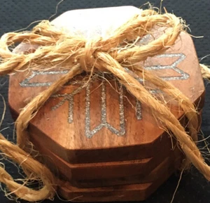 Juego de posavasos de madera hechos a mano - Copo de nieve - Juego de 4 piezas - Envío rápido usado en excelente estado - EE. UU. - Imagen 1 de 15