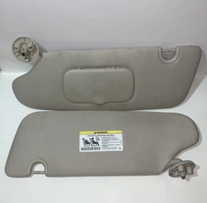 Par de parasol izquierdo derecho beige Chrysler Town & Country Dodge Caravan 2008-2016 - Imagen 1 de 17