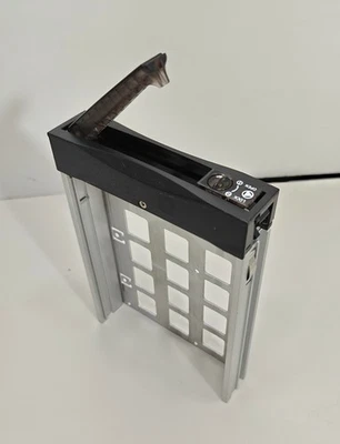 Bandeja de disco duro de intercambio en caliente iStar o StarTech SATSASTRAYBK extra de 2,5 pulgadas SÓLIDA Foto 1 de 4