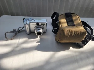 Canon Powershot A95 Digital Camera 5.0MP Flip Screen - Silver - Powers on - Picture 1 of 16