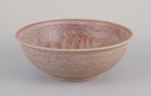 Swedish studio ceramist. Unique ceramic bowl. Decorated with foliage. - Picture 1 of 6