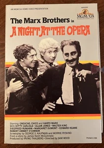 A Night At The Opera Marx Brothers Betamax VGC+ - Imagen 1 de 4