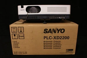 Sanyo PLC-XD2200 LCD Projector 40 HRS - Unit #6 - Picture 1 of 6