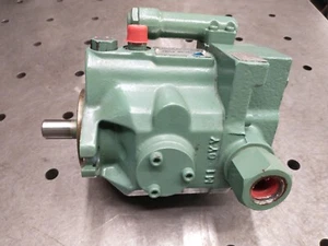 Daikin V15A Hydraulic Piston Pump 15cc Pressure Compensating Variable V15A2RX-95 - Picture 1 of 5