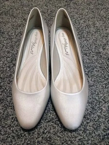 Scarpe decolte eleganti Easy Street donna Prim argento raso 30-2899 taglia 8 1/2 W - Foto 1 di 10