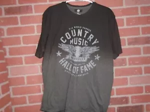 MAGLIETTA COUNTRY MUSIC HALL OF FAME UOMO LOGO TAGLIA XL - INDOSSATA 4 VOLTE - Foto 1 di 2