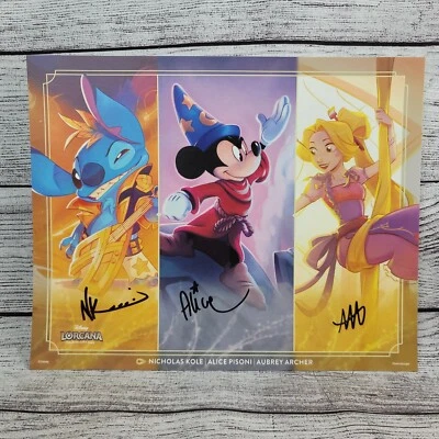 Impresión Lorcana D23 firmada por Nicholas Kole Alice Pisoni y Aubrey Archer (#2) Foto 1 de 4