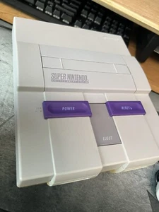 Nintendo SNES Home Console - Gray 2 controller - Picture 1 of 9