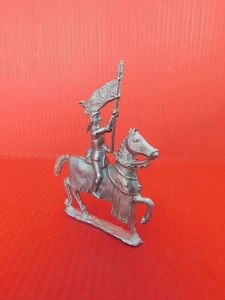 SOLDAT DE PLOMB DEMI RONDE-BOSSE : MAGNIFIQUE JEANNE D'ARC - Bild 1 von 6