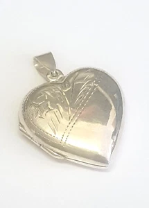 Solid sterling silver heart shaped pendant (stamped) - Foto 1 di 7