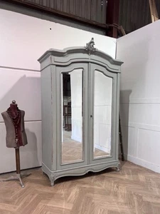Stunning French Armoire / Antique French Armoire / French Wardrobe - Picture 1 of 14