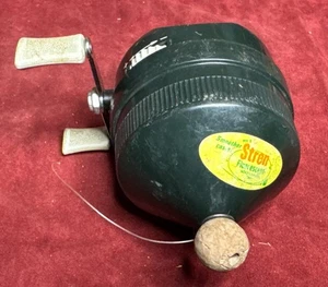 Vintage Zebco 808 Fishing Reel - Picture 1 of 7
