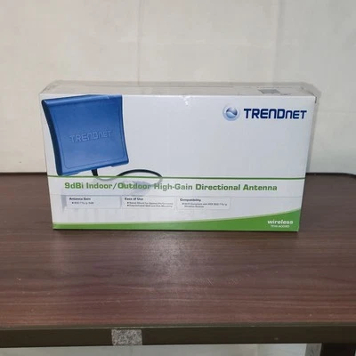 TRENDnet 9dBi Indoor/Outdoor Directional Antenna TEW-AO09D (Blue) - Image 1 of 4