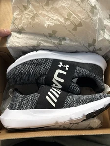 Size 8 - Under Armour Surge 3 Slip Black White - Picture 1 of 5