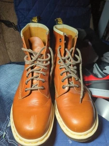 Stivali stringati Dr Martens 1460 Analine rovere marrone taglia 10 M - Foto 1 di 13