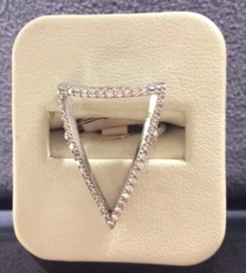 Anillo triangular de plata esterlina CZ #6497 ¡50% de descuento! - Imagen 1 de 2