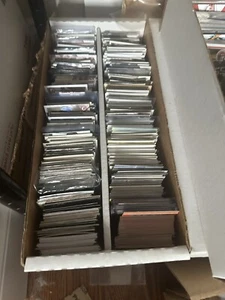 Bulk lot of Sports Cards 400 Count Box Commons With 25 Soft Sleeved Stars - Picture 1 of 4